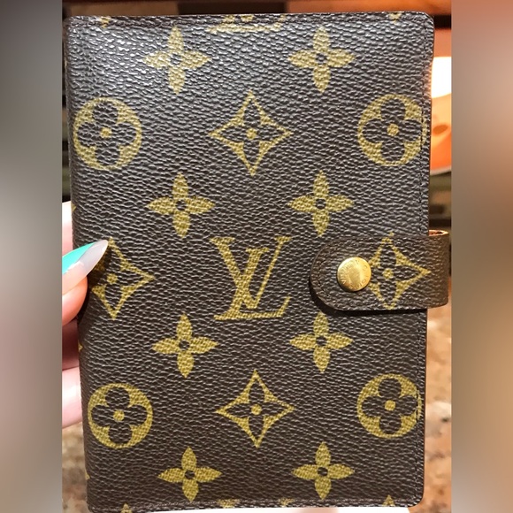 Louis Vuitton Monogram Agenda PM β€οΈππ₯ - Picture 3 of 17